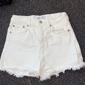 Zara White High-Rise Jean Shorts. Size 4